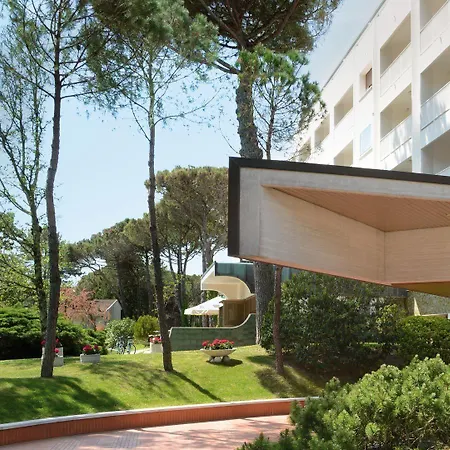 ホテル President 4*